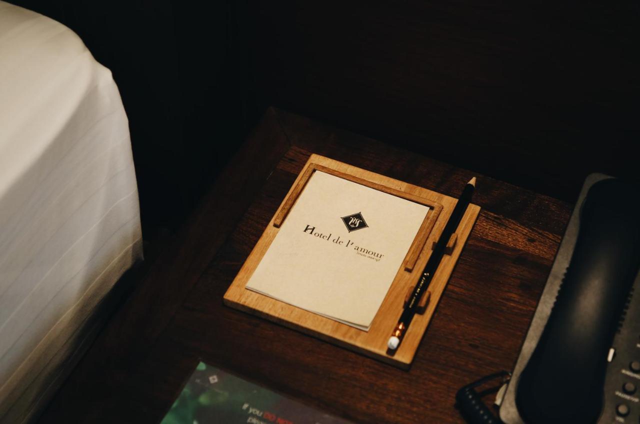 Hotel De L'Amour Sha Plus Prakhon Chai Zewnętrze zdjęcie