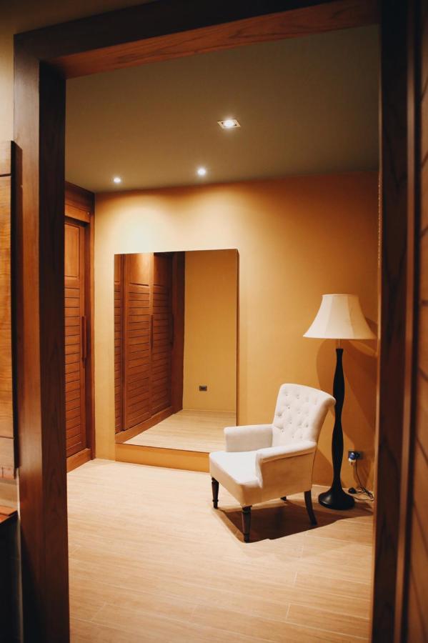 Hotel De L'Amour Sha Plus Prakhon Chai Zewnętrze zdjęcie