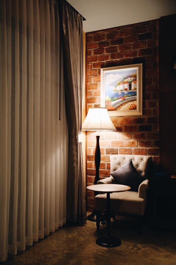 Hotel De L'Amour Sha Plus Prakhon Chai Zewnętrze zdjęcie
