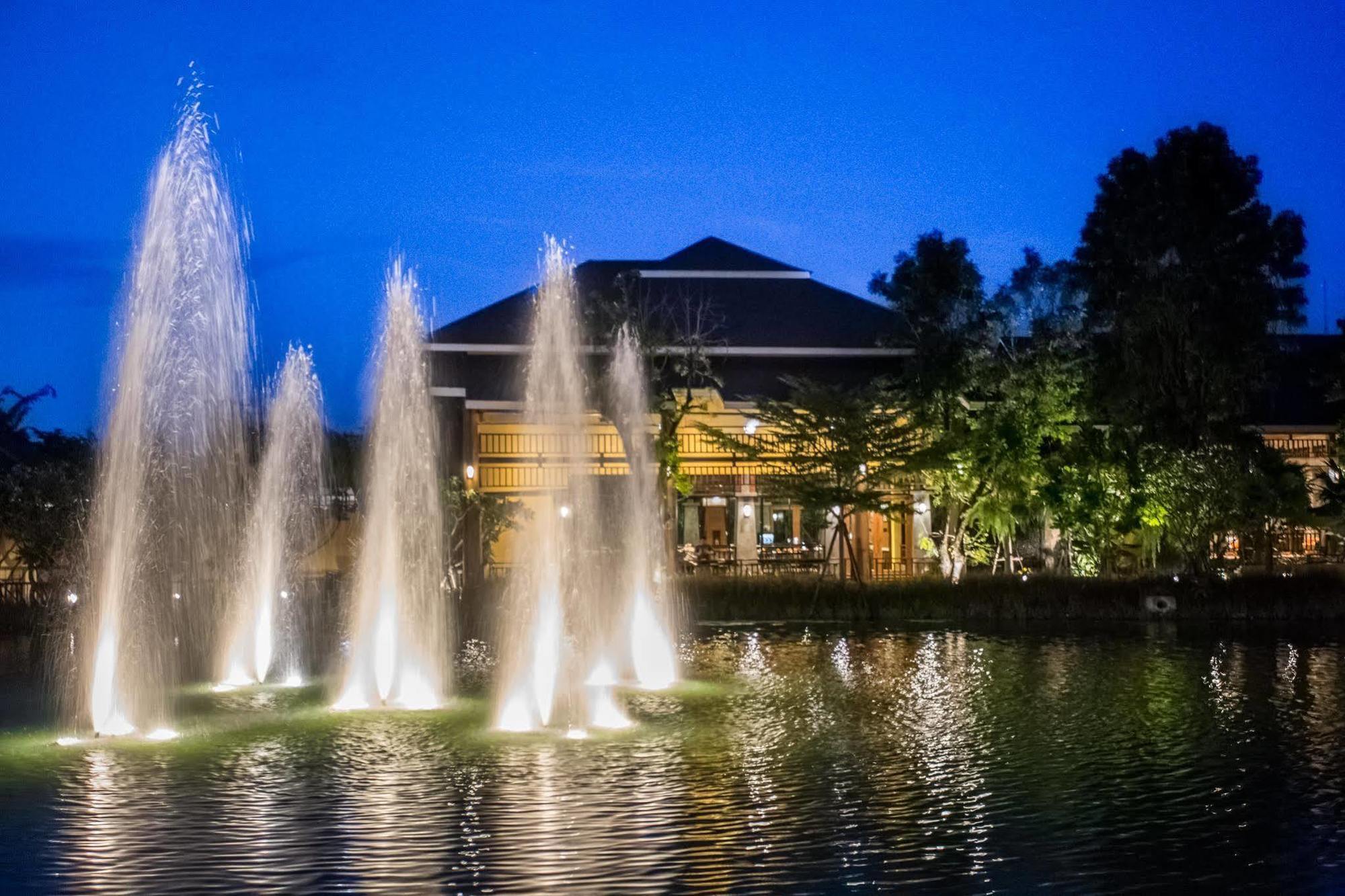 Hotel De L'Amour Sha Plus Prakhon Chai Zewnętrze zdjęcie